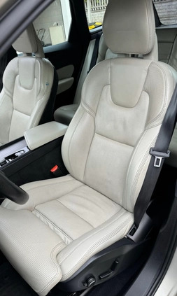 Volvo XC 60 cena 129000 przebieg: 107000, rok produkcji 2017 z Wrocław małe 301